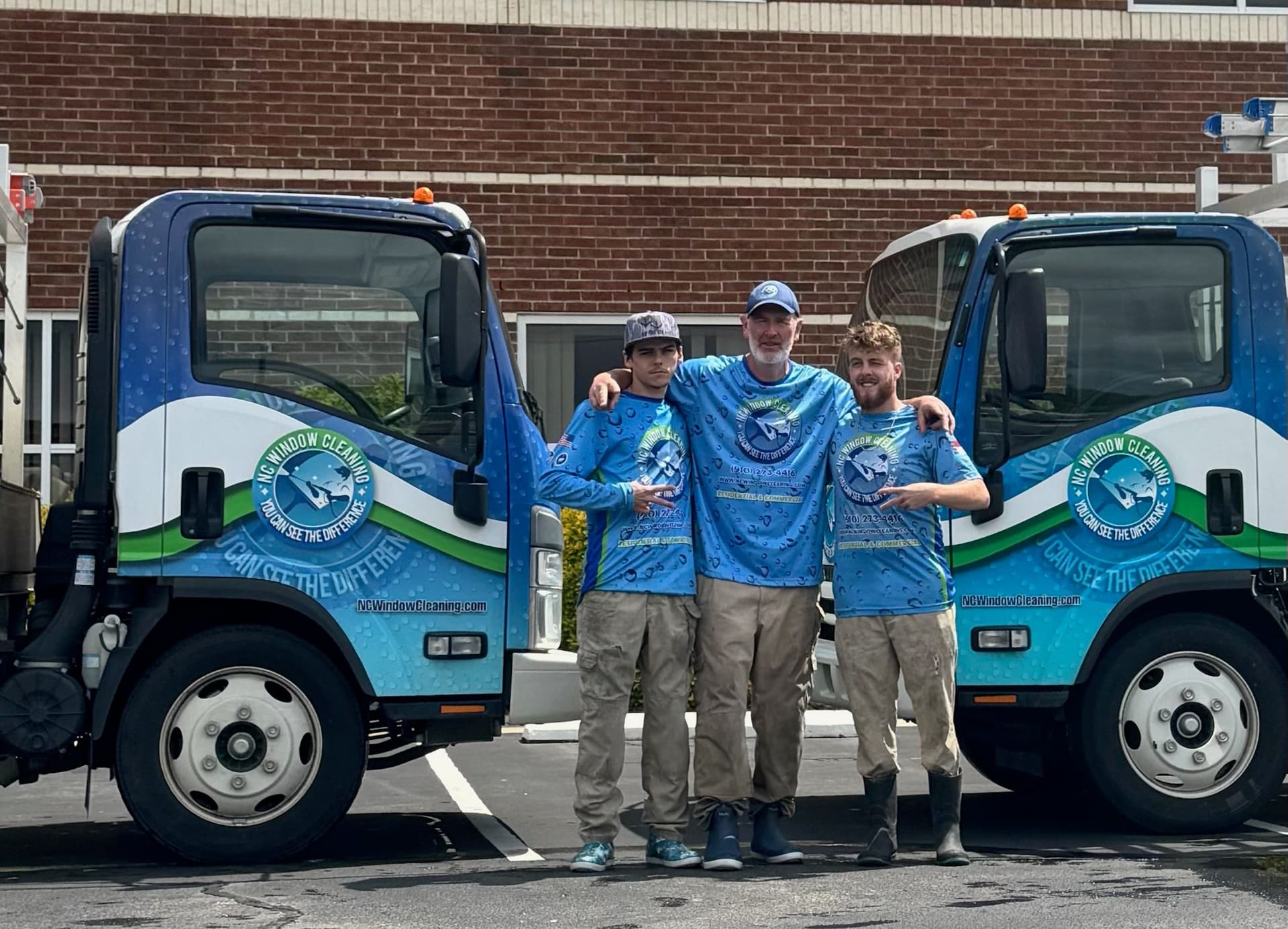 NC Crew Leads Top-notch Window Cleaning Service image